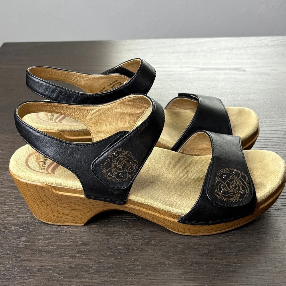 Dansko Sonnet Sandals Size 41 Leather Strap Chunky Heel Wood Pattern 10.5 11